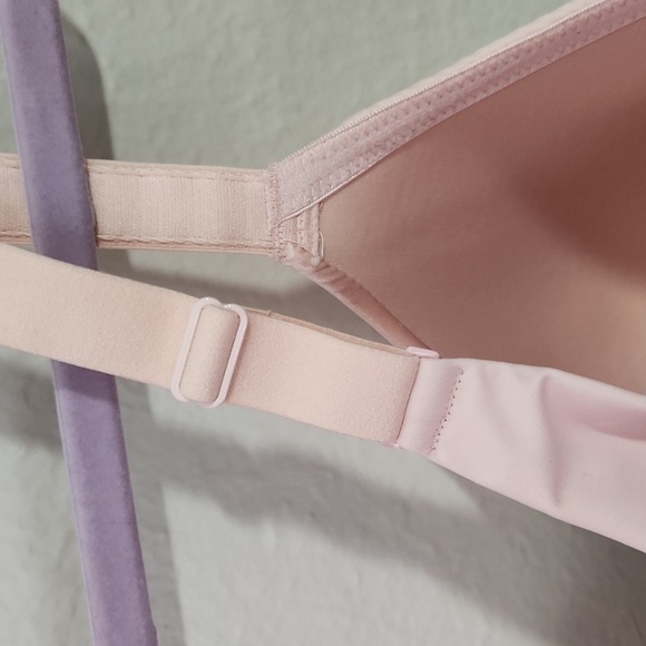 AUDEN BRA 42DD. Seamless Light Pink Bra - Picture 5 of 9